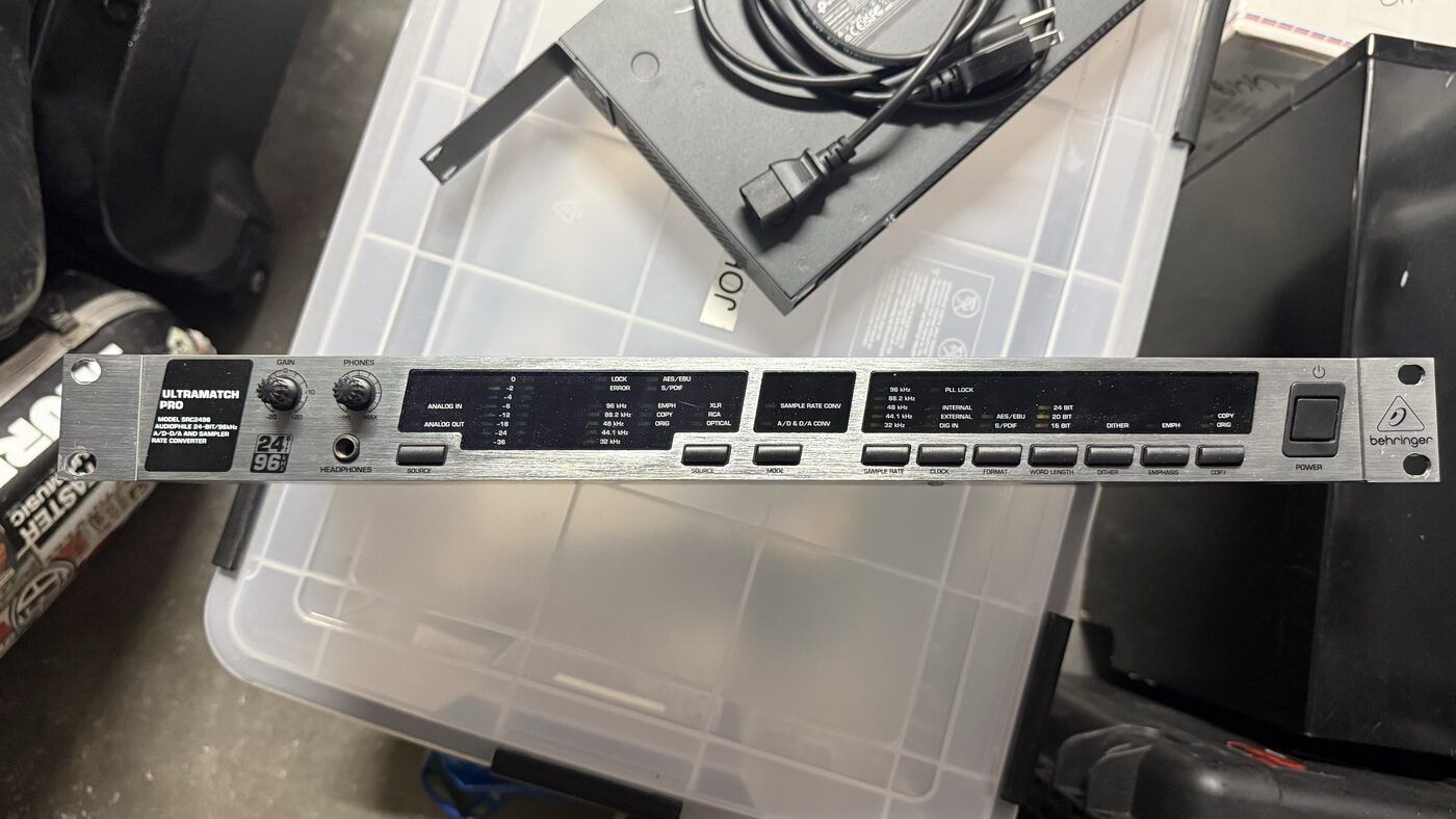 Behringer Ultramatch Pro SRC2496